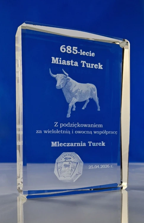 szklana-statuetka-tur-jubileusz-miasta-turek-laser3d.jpg