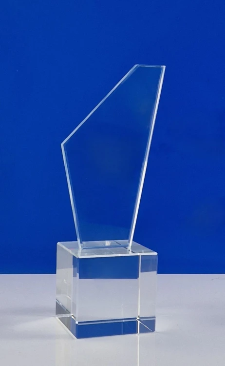 szklana-statuetka-skrzydlo-grawer-3d-trofeum-biznesowe.jpg